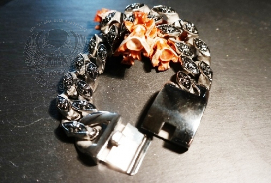 Armband aus Edelstahl