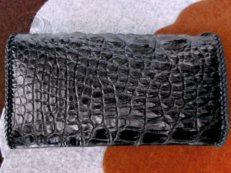 GELDBÖRSE AUS HOCHWERTIGEM KROKODILLEDER HANDGENÄHT