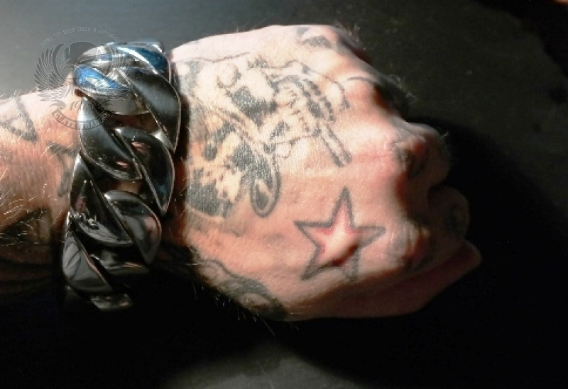 Armband aus Edelstahl