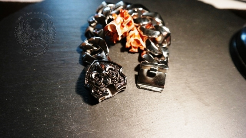 Armband aus Edelstahl